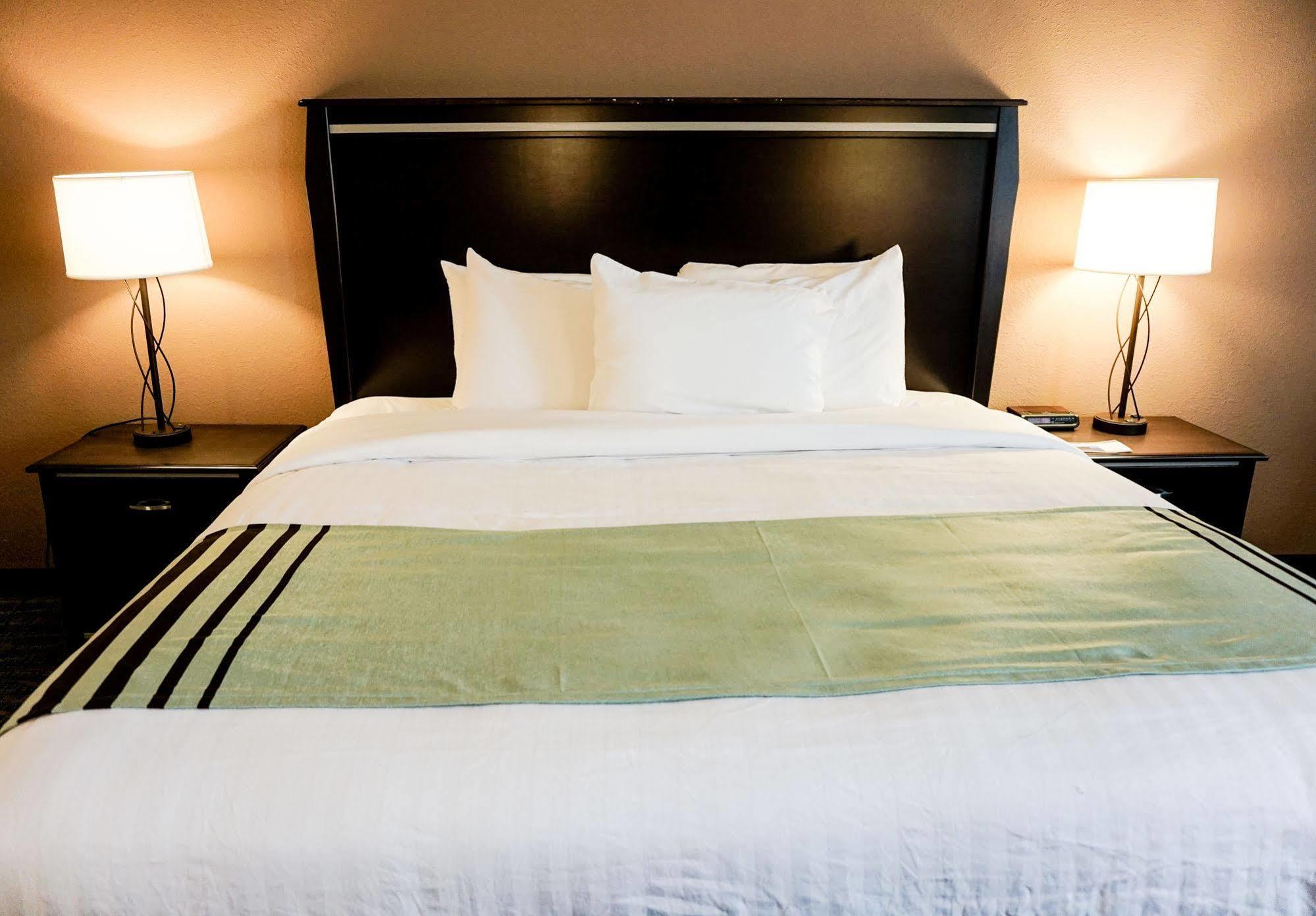 Boarders Inn & Suites By Cobblestone Hotels - Grand Island Exterior foto